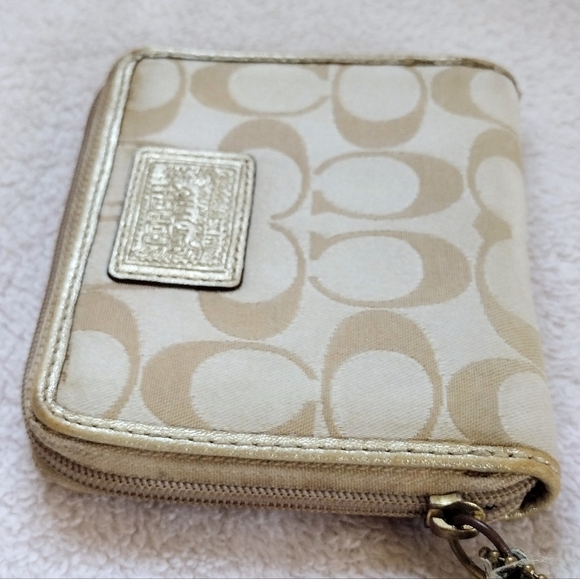 🤍 Coach Poppy Daisy Signature Sateen Med Zip Around Wallet Wristlet Khaki Gold - Picture 5 of 12